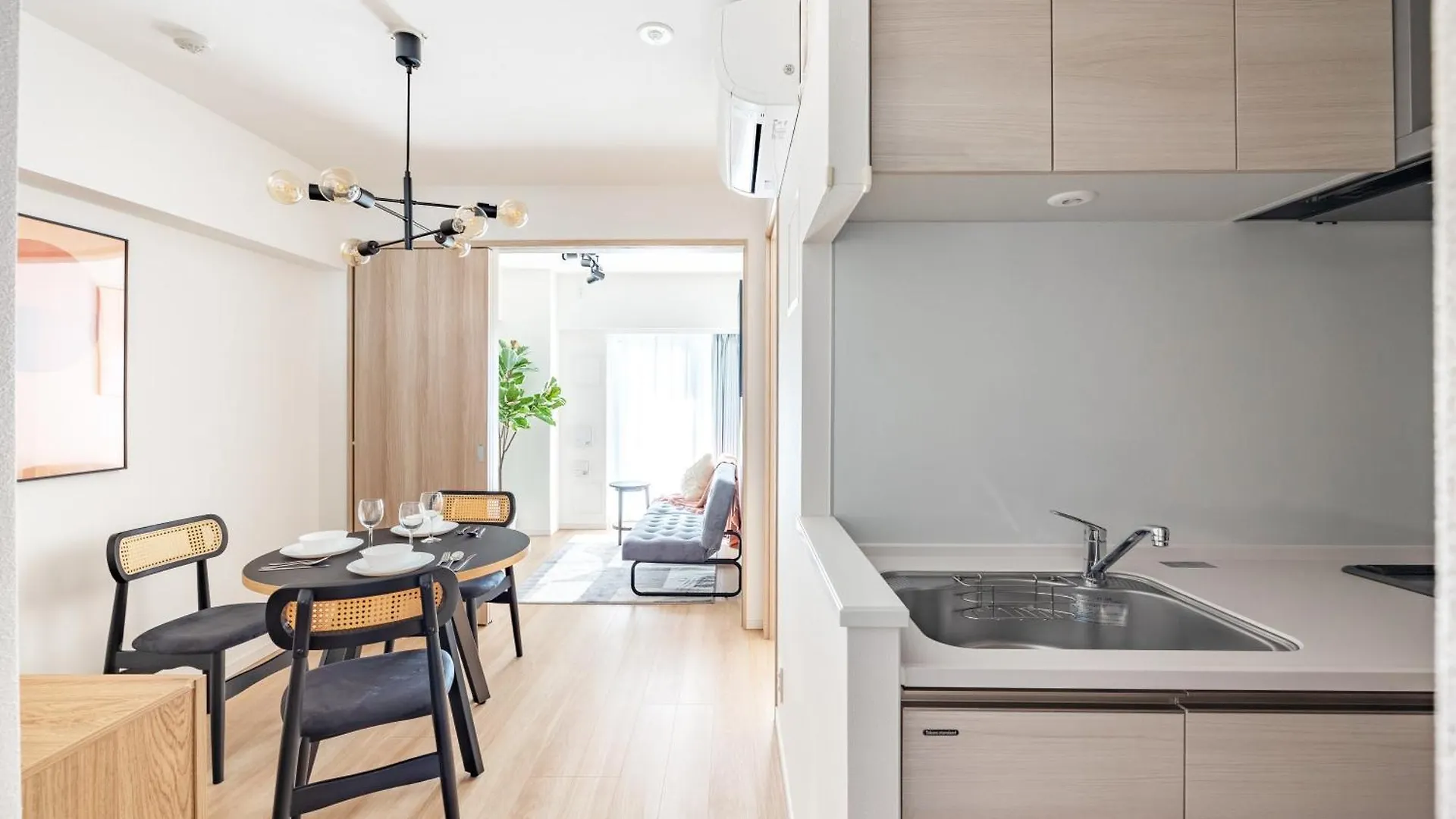 Dash Living Asakusa East Prefektura Tokio 0*,  Japonsko
